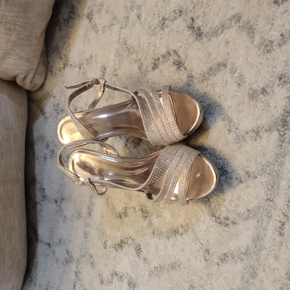 SILVERY GOLD STARKLY 4 INCH HEEL